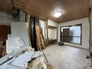 マンション解体中の様子