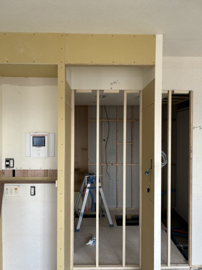 キッチン背面大工工事