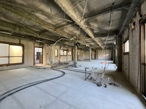 リノベーション工事前のスケルトン状態