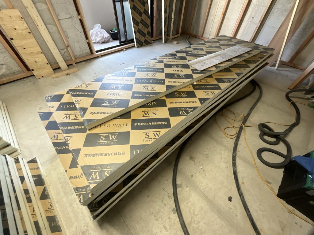 マンションリノベーション大工工事　断熱材　LIXIL　スーパーウォール