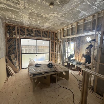 リノベーション工事、大工工事の様子