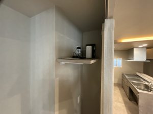 収納内部のルーター置場。見えない部分に隠す工夫