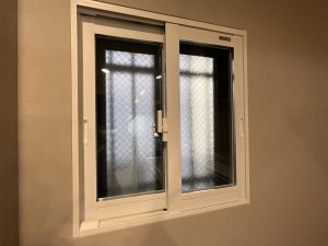 リノベーション後に内窓(インプラス)を設置した様子