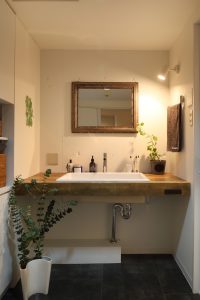 リノベーション後のおしゃれな洗面空間