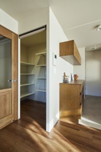 リノベーション後の大容量のパントリー