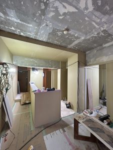 マンションリノベーション、大工工事の様子