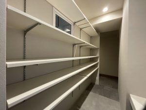 リノベーション後のウォークスルークローゼット