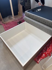 ソファベッドの中は収納に