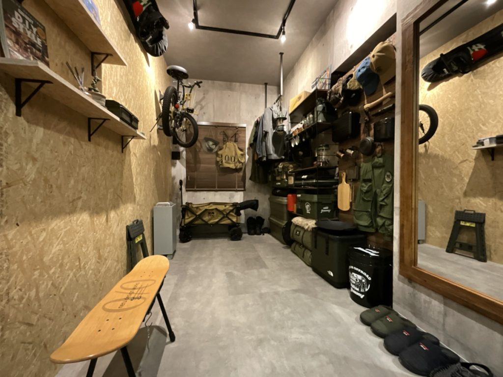 リノベーション後の玄関横の土間収納