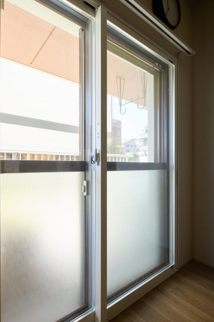 マンションリノベーション後に内窓を設置した様子