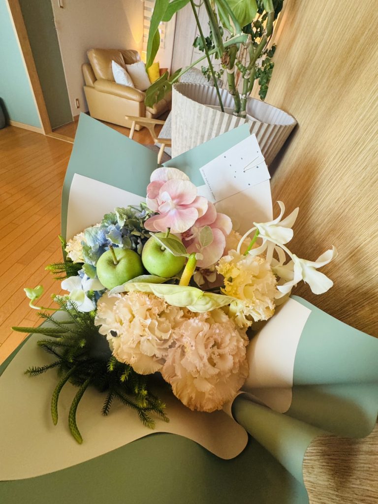 リノベーションをご依頼いただいたお礼のお花