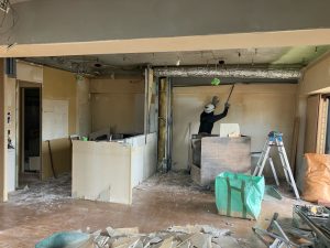 解体工事2日目の様子