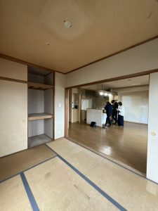 マンション現地調査の様子